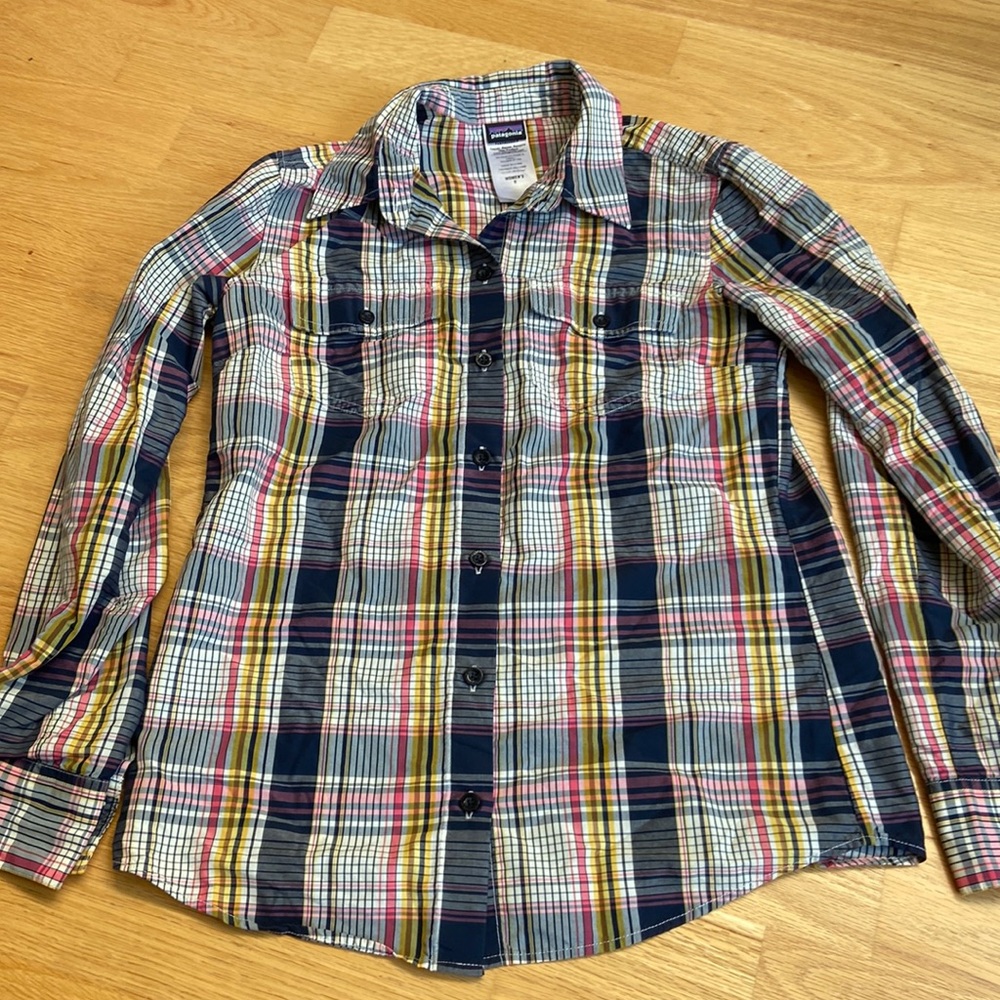 PATAGONIA EUC women’s long sleeve button down SZ0